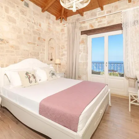 The Yiameli Collection - Levandi Skinária